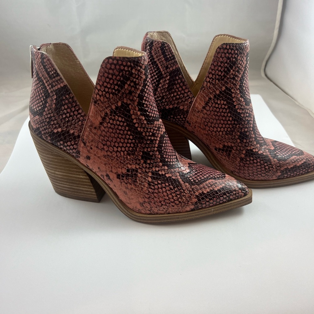 Vince Camuto Gigietta Snake print Booties - Picture 3 of 7